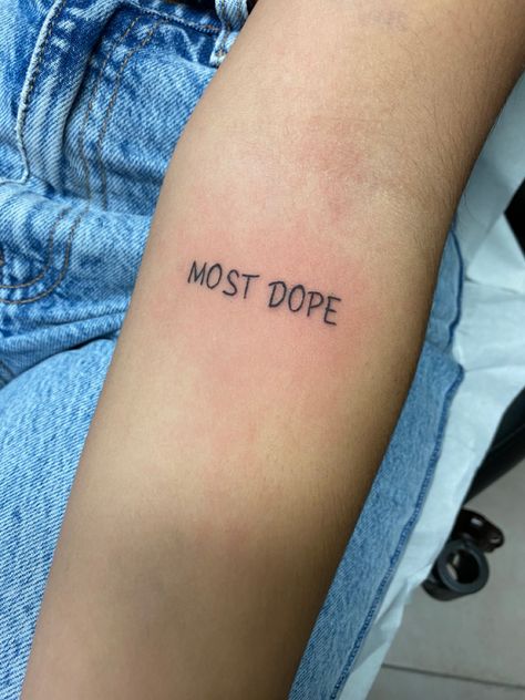 Most Dope Tattoo Mac Miller, Tattoo Ideas Mac Miller, Simple Mac Miller Tattoos, Mac Miller Inspired Tattoos, Mac Miller Tattoos Ideas, Above The Knee Tattoo Ideas, Over The Knee Tattoo, Mac Tattoo, Mac Miller Tattoos