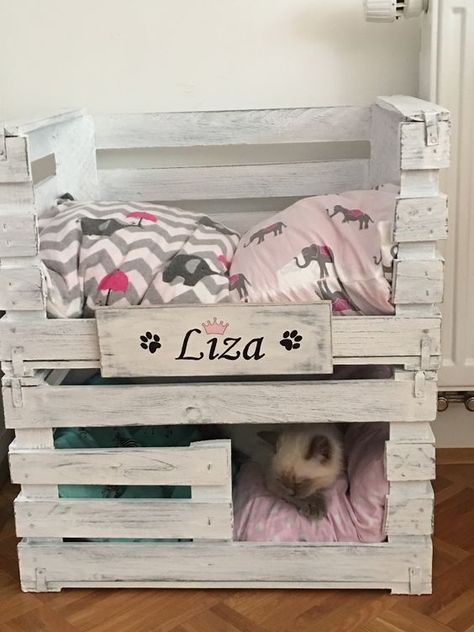 Wooden Crate Cat Bed, Wood Crate Cat Bed, Pallet Cat Bed, Crate Cat Bed, Wooden Crate Ideas, Cat Crate Bed, Corner Dog Bed, Ideas For Cats, Diy Mattress