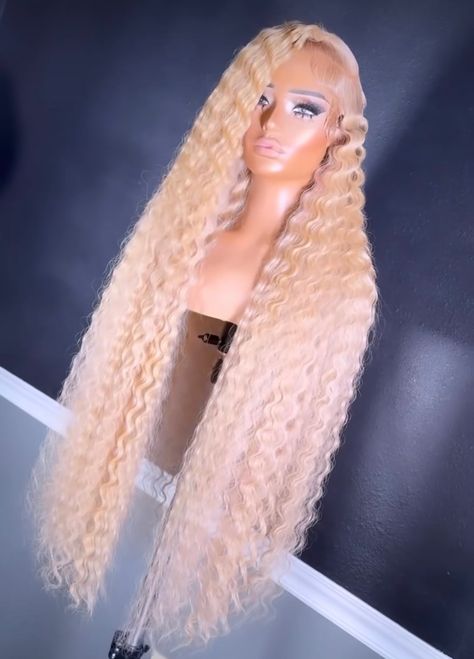 Micro Crimped Hair, Soft Crimps Wig, Baddy Hairstyles, Blonde Middle Part With Crimps, Blond Crimped Hair, Krimped Hairstyles, 613 Crimped Hair, Blonde Wig With Crimps, Blonde Crimped Hair