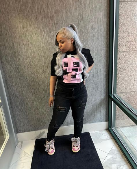 Pink Lavin Outfits, Cute Lanvin Outfits, Pink Lanvin Sneakers Outfit Black Women, Outfit Ideas With Lanvin Sneakers, Lavin Outfit, Lavin Outfit Black Women, Lavins Outfit Girl, Tripple Pink Dunks Outfit Black Women, Lavins Outfit Girl Black