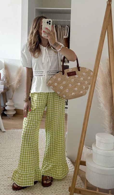 Colourful Fits, Summer Trousers, Clothing Diy, Teacher Outfits, Fashion Lookbook, Look Fashion, Passion For Fashion, Diy Clothes, Gingham