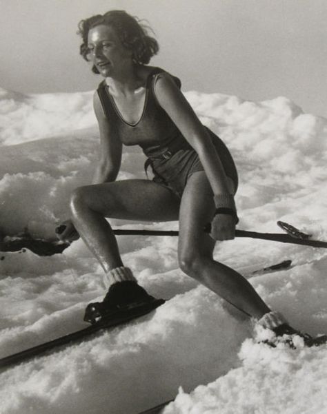 Leni Riefenstahl, 1931  photo: Martin Munkácsi Martin Munkacsi, Most Famous Photographers, Leni Riefenstahl, Josef Sudek, William Klein, Madame Gres, Ski Vintage, Berenice Abbott, Edward Weston