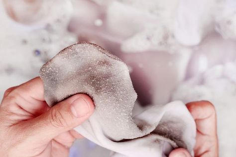 Getting stains out of white socks white is an age-old nightmare but one mum claims to have solved the dirty issue for good with a three-pronged cleaning product attack Clean Burnt Pots, Toilet Cleaning Hacks, Coffee Stain Removal, Mrs Hinch, Brown Socks, Fresh Top, House Smell Good, Dirt Stains, Coffee Staining