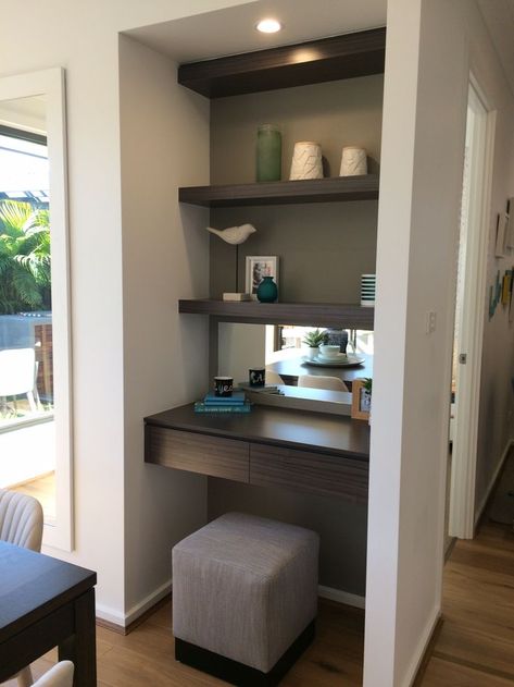 Built In Desk Nook Alcove, Small Corner Built In Desk, Bathroom Nook Ideas Built Ins, Desk Nook In Bedroom, Bedroom Alcove Ideas, Desk Niche, Nook Shelving, Hallway Nook Ideas, Office Niche