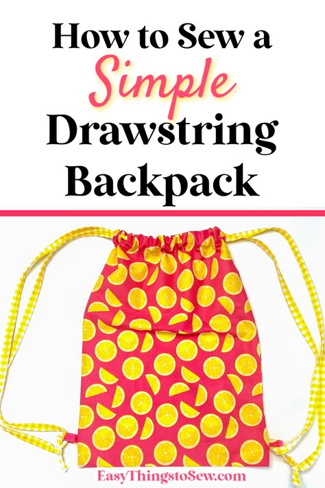 How to make a drawstring backpack with fabric. A simple drawstring backpack pattern perfect for beginner sewing projects. Drawstring Backpack Pattern, Drawstring Bag Diy, Diy Bags Tutorial, Diy Bags No Sew, Drawstring Bag Tutorials, Sew A Bag, Trendy Sewing, Sewing Purses, Sewing Projects For Kids