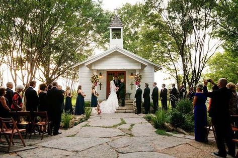 The Texas Heartland: 6 Wonderful Waco Wedding Venues Wedding Venues In Texas, Ranch Wedding Venue, Waco Texas, Wedding Beach Ceremony, Wedding Reception Locations, Inexpensive Wedding Venues, Wedding Venues Texas, Affordable Wedding Venues, Wedding Event Venues