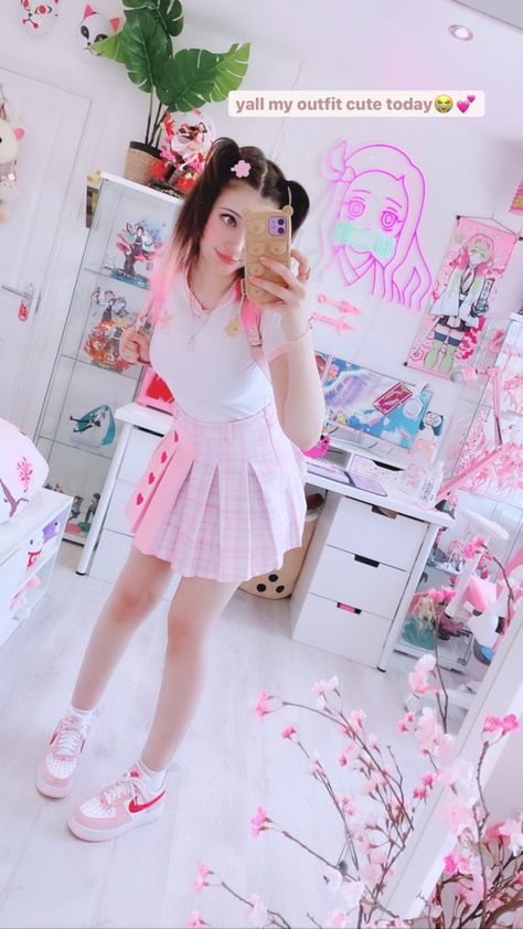 Kawaii Gamer Girl Outfit, Gamer Girl Outfit, Trashy Outfits, Cute Dress Outfits, 2000s Fashion Outfits, Kawaii Room, Diy Birthday Gifts, Kawaii Clothes, 2000s Fashion