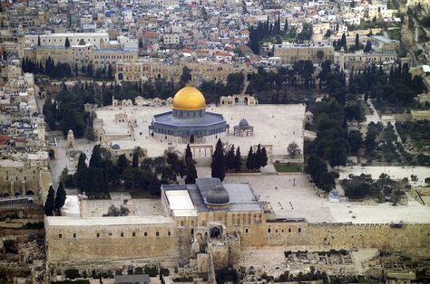 temple mount aerial view Turkey History, Temple Mount, Sukkot, Beautiful Mosques, Ottoman Empire, Unesco World Heritage, Casablanca, Art And Architecture, Paris Skyline