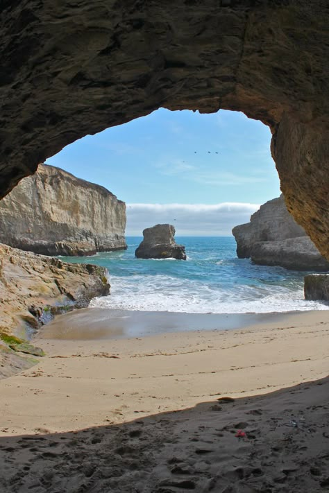 Shark Fin Cove Cove Aesthetic, Travel Advertising Design, Summer Beach Pictures, Aesthetic Coconut, Heart In Nature, Beach Cove, Pirates Cove, Bookstagram Inspiration, Shark Fin