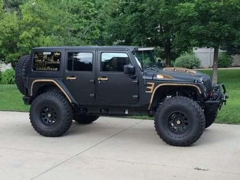 Big Jeep Wrangler, Hellcat Jeep Wrangler, Cool Jeeps Wrangler, Big Jeep, Jeep Driving, Big Cars, Badass Jeep, Custom Jeep Wrangler, Jeep Mods