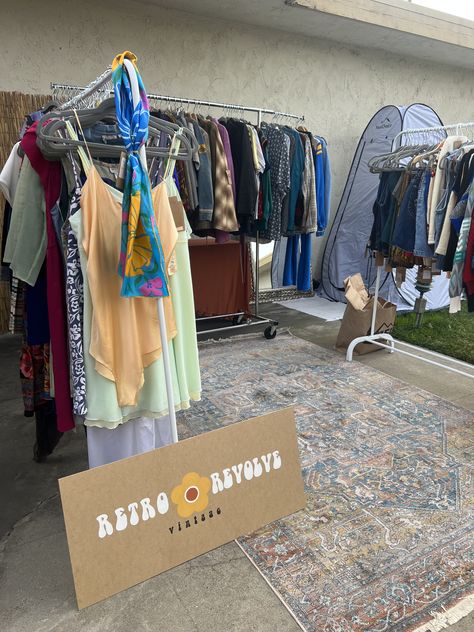 Fashion Pop Up Booth, Vintage Clothing Pop Up, Vintage Pop Up Shop Display, Thrift Pop Up, Thrift Pop Up Shop, Pop Up Thrift Shop Ideas, Pop Up Clothing Display, Clothing Pop Up Shop Ideas, Vintage Pop Up Shop