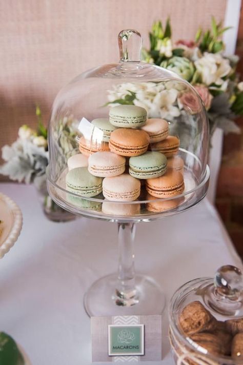 French Party, 40th Cake, Idee Babyshower, Birthday Party Desserts, French Macaroons, Bridal Tea, Birthday Brunch, Birthday Party Planning, Dessert Buffet