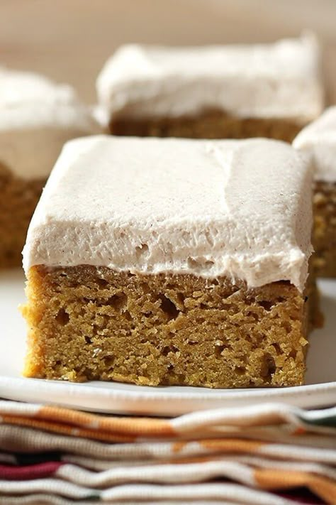 Pumpkin Bars with Brown Sugar Frosting Brown Sugar Frosting, Cheesecake Brownie, Handle The Heat, Sugar Frosting, Pumpkin Bars, Dessert Party, A Piece Of Cake, Think Food, Thanksgiving Desserts