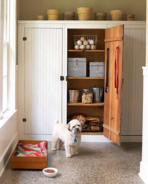 Dog Treats Storage, Dog Food Storage Ideas, Dog Supplies Storage, Food Storage Ideas, Dog Treat Storage, Sunrise Drive, Lou Dog, Dog Station, Dog Food Station