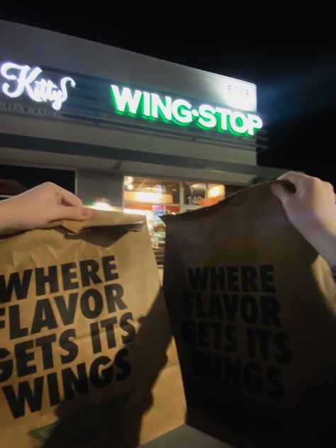 Wingstop at night aesthetic Wingstop Aesthetic, At Night Aesthetic, Relationship Pics, Perfect Date, American Food, Night Aesthetic, Food Obsession, Pretty Food, I Love Food