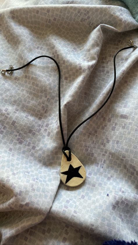 Found Heaven Necklace Conan Gray, Conan Gray Necklace, Conan Gray Found Heaven Tour Outfits, Found Heaven Tour Outfits, Conan Gray Outfit, Conan Gray Concert Outfit, Ideas Para Decorar Tu Cuarto, Conan Gray Concert, Gray Outfit