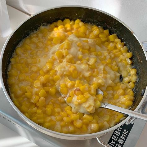 Corn Aesthetic, Idee Pasto, Corn Soup, Vegetarian Snacks Recipes, Food Babe, Food Therapy, Healthy Lifestyle Food, Yummy Comfort Food, Think Food