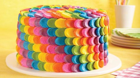 Surprise your guests with this rainbow colored dessert made using Betty Crocker™ SuperMoist™ strawberry cake mix – perfect for birthday celebration. Rainbow Petal Cake, Bolo Drip Cake, Rainbow Layer Cakes, Rainbow Desserts, Rainbow Treats, Petal Cake, Strawberry Cake Mix, Vanilla Cake Mixes, Tiered Cake