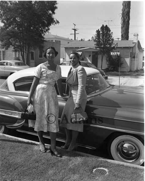 Halo Reference, Moon Moodboard, I Love Being Black, Fashion 1940s, Contemporary African Art, Vintage Black Glamour, Beautiful Costumes, African History, Black White Photos