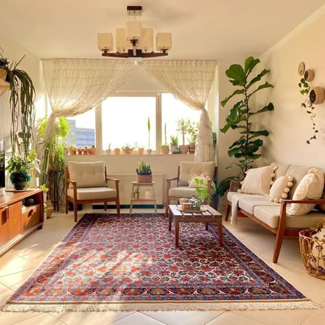 Interior Design For Indian Homes, Iranian Decoration Home, Afghan Carpet Living Room, Pakistani Interior Design Home, South Asian House Decor, Persian Style Bedroom, Iranian Home Design, Persian Home Decor Interior Design, Pakistani House Decor