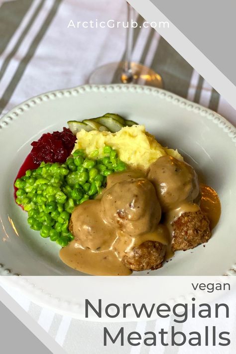 Vegan Norwegian Recipes, Norway Recipes, Vegan Edibles, Lingonberry Sauce, Norwegian Meatballs, Veggie Lunches, Mashed Peas, Apartment Cooking, Cooked Lentils