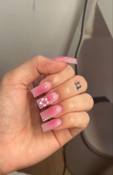 #follow #acrylicnails #nails #nailsofinstagram #nailart #beautyblog #blogging #blog #blogger Paznokcie Hello Kitty, Girly Acrylic Nails, Her Nails, Simple Acrylic Nails, Bling Acrylic Nails, Acrylic Nails Coffin Short, Summer Acrylic Nails, Short Acrylic Nails Designs, Pink Acrylic Nails