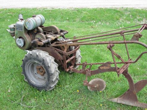 Your Favorite Walk Behind | Garden Tractor Forums Used Garden Tractors, Small Garden Tractor, Walk Behind Tractor, Garden Tractor Pulling, Small Tractors, Tractor Pulling, Classic Tractor, Antique Tractors, Farm Garden