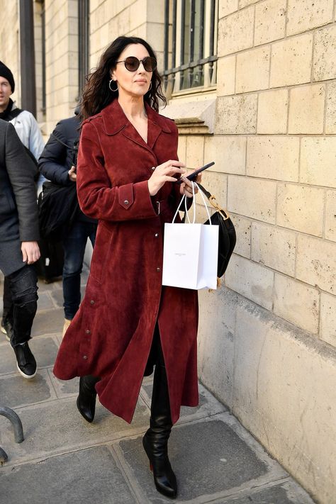 Red Dress Street Style, Monica Belluci Style, Sarah Harris, Dress Couture, Amy Jackson, Sofia Coppola, Mode Casual, Dior Couture, Monica Bellucci