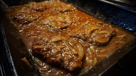 Ray Mack Recipes, Steak And Gravy Recipe, Beef Cube Steak Recipes, Beef Cubed Steak, Steak And Gravy, Cube Steak And Gravy, Cooking Soul Food, The Kitchen Food Network, Low Cost Meals