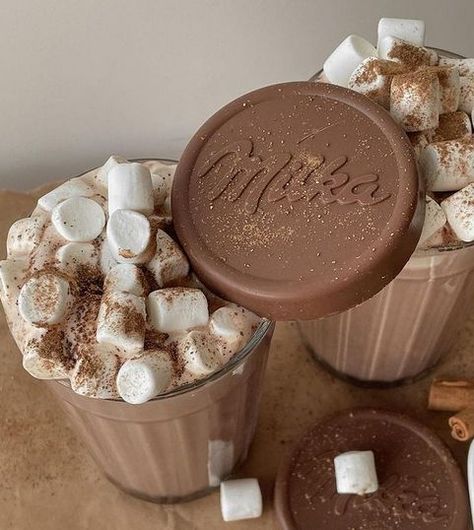 Hot Chocolate Maker, Christmas Hot Chocolate, Chocolate Maker, Yummy Comfort Food, Think Food, Food Obsession, Cafe Food, Yummy Food Dessert, Coffee Recipes