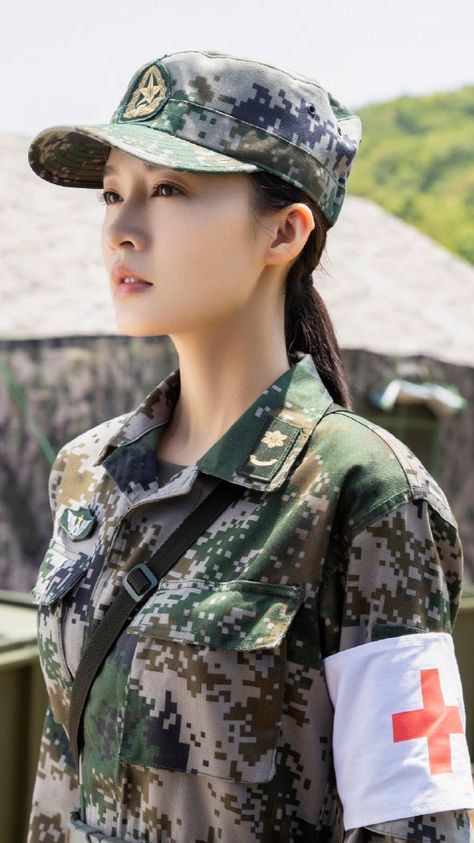 Doctor Female Aesthetic, 4 July Usa, Military Shoes, Korean Military, Li Qin, Army Police, Combat Medic, Hot Army Men, Black Pink Background