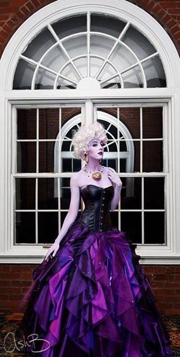 My mother outta the sea. This is Ursula just without flotsam and Jetsome.- vesera Ursula Cosplay, Ursula Costume, Victorian Halloween, Epic Cosplay, Disney Cosplay, Mermaid Costume, Disney Costumes, Amazing Cosplay, Gothic Wedding