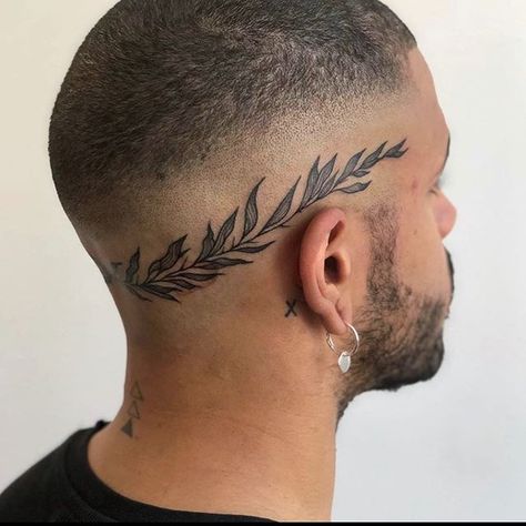 Inside Out on Instagram: “Would you ever get a head tattoo? Because this wavy wreath definitely has us considering it 🍃 #IOinspiration via…” Mens Face Tattoos, Laurel Wreath Tattoo, Hairline Tattoos, Dark Skin Tattoo, Scalp Tattoo, Olive Branch Tattoo, Gang Tattoos, Wreath Tattoo, Branch Tattoo