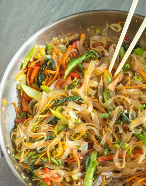 Vegetable Stir Fry Mung Bean Noodles | healthynibblesandbits.com Mungbean Noodle Recipes, Mung Bean Noodles, Healthy Nibbles, Noodles Healthy, Bean Noodles, Vegetarian Ramen, Cellophane Noodles, Asian Vegetarian Recipes, Vegan Chinese