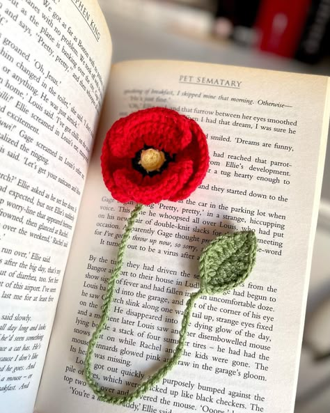 poppy bookmark 🔖 - #crochet #crochetbookmark #crochetpoppies #poppy #handmade #smallbusiness #kurd #kurdistan Poppies Crochet, Crochet Poppy Pattern, Poppy Crochet, Knitted Poppies, Pjo Oc, Crochet Poppy, Bookmark Crochet, Crochet Bookmark, Business Aesthetic