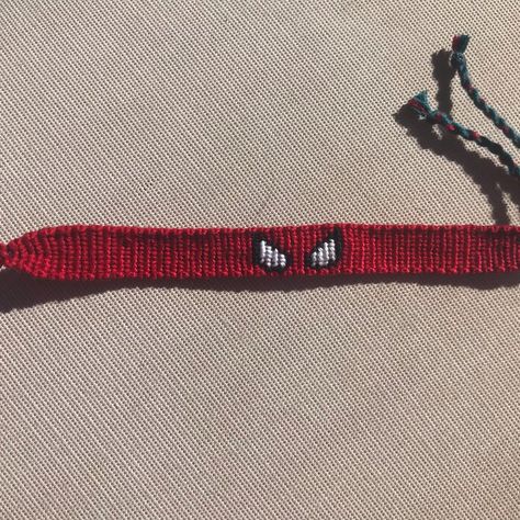 Spiderman Bracelet, Alpha Bracelet, Diy Knit Blanket, String Bracelet Patterns, Make Your Own Bracelet, Make Friendship Bracelets, Knit Jewelry, Friendship Bracelets Designs, Bracelets Handmade Diy