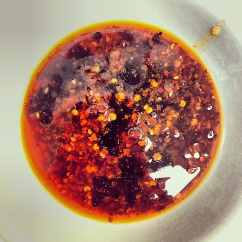 A step-by-step guide to making your own Sichuan-style chili oil, with ingredients you can get at Asian supermarkets or online Sichuan Chili Oil, Chili Oil Recipe, Chinese Food Recipes, Bon Appetite Recipes, Hot Sauce Recipes, Random Recipes, Asian Sauce, Fun House, Chili Oil