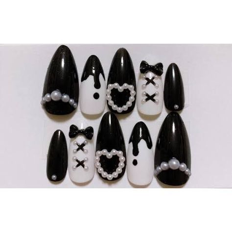 Jirai Kei Nails Short, Jirai Kei Nails, Black White Nails, Fake Nails Designs, Asian Nails, Jirai Kei, Cute Nail Art Designs, Goth Nails, Really Cute Nails