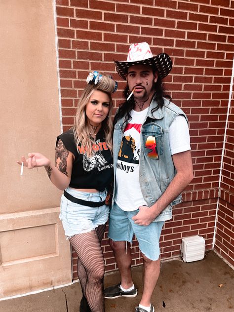 Womens Hillbilly Costume, Trailer Park Hairstyles, Red Neck Costume Women, Trashy Halloween Costumes, White Trash Halloween Party, Red Neck Halloween Costume, Trailer Park Costume, White Trash Party Ideas Outfits, White Trash Wedding Outfits