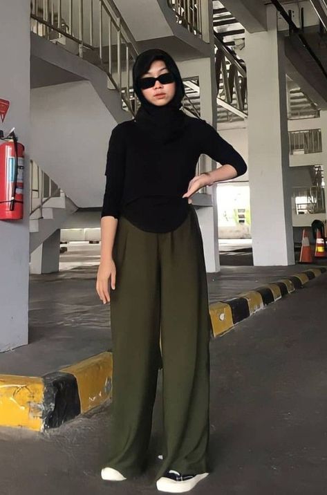 Ootd Hijab Remaja Celana Hijau Army Outfit Ideas Aesthetic Hijab, Simple Birthday Outfit Ideas, Anime Dress Design Outfit Ideas, Outfit Ideas Hijab Simple, Outfit Ideas For Hijab, Birthday Outfit Hijab, Anime Dress Design, Black Outfit Hijab, Outfit Hijab Simple