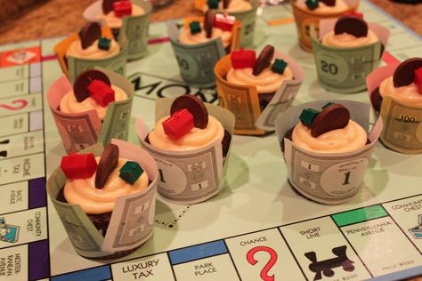 Love the cupcake lining for Monopoly party Monopoly Birthday, Monopoly Themed Parties, Monopoly Theme, Monopoly Party, Board Game Party, Game Night Parties, Monopoly Board, Monopoly Game, Dinner Party Menu