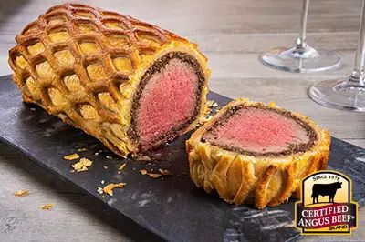 Best Beef Wellington Recipe, Sous Vide Beef, Beef Tenderloin Recipes, Beef Tenderloin Roast, Beef Wellington Recipe, Tenderloin Roast, Beef Wellington, Frozen Puff Pastry, Angus Beef