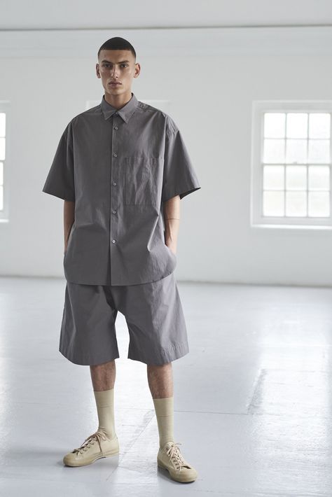 Japanese Street Fashion Men, Minimalist Fashion Men, Studio Nicholson, Japanese Street Fashion, Men Looks, Mens Street Style, British Style, Summer Shirts, Minimalist Fashion