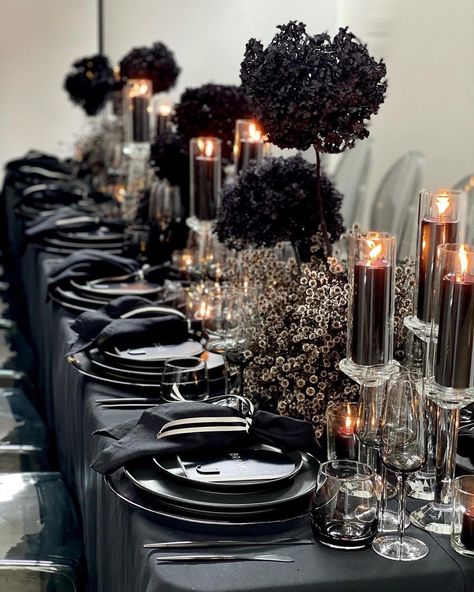 This is beautiful! Would you consider this palette for your wedding? #munaluchibride Posted via • @jimketevents • J • F O R T Y • Celebrating forty , tablescape details S T Y L I N G + F L O R A L S + D E S I G N @jimketevents Table decor @takemehire Candlesticks @standoutluxuryweddings Balloons @quirkyballoons_ Sign + guest names @lettersbyloulou Candles @rawlightcandles Chairs @sydneypartyoperation Props @thetreasureroom_ Cake @sydneydessertco #jimket #jimketevents #weddedwonderlan Black Wedding Decorations Classy, Black Wedding Theme, A Black Wedding, All Black Party, Black Centerpieces, Black Party Decorations, Dark Wedding Theme, Black Wedding Decorations, Event Stylist