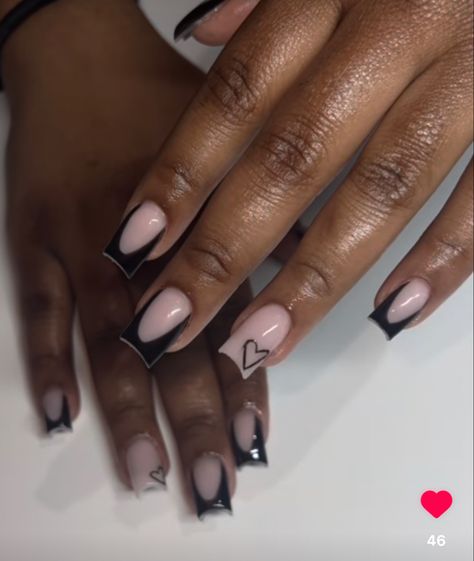 Simple Black And White Nail Designs, Black Nails Ideas Square, Nails For 7th Grade, Nail Designs Initials, Nails Acrylic Medium, Nails With Initials Acrylic, Nails With Initials, Sleepover Snacks, Short French Tip Nails