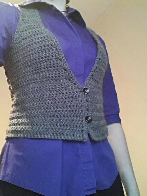 Lariath- Live a Little.: Crochet Waistcoat (with link to free pattern) Crochet Vest Outfit, Crochet Vest Pattern Free, Crochet Vests, Waistcoat Pattern, Crochet Blouse Pattern, Crochet Waistcoat, Vest Pattern Free, Knit Bolero, Bolero Pattern