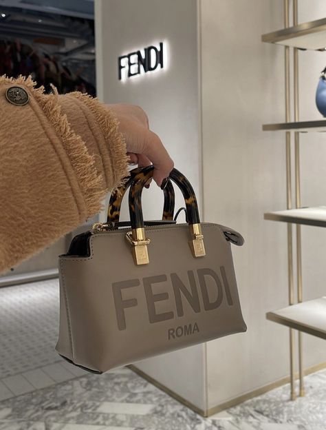 Fendi Mini, Luxury Bags Collection, Purse Essentials, Fendi Bag, Girly Bags, Luxury Purses, Fancy Bags, Pretty Bags, Crochet Bags