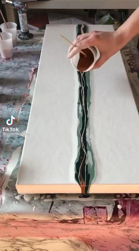 Seni Resin, Tre Kunst, ليلو وستيتش, Acrylic Art Projects, Acrylic Painting Diy, Resin Art Painting, Acrylic Pouring Art, Soyut Sanat Tabloları, Fluid Acrylic Painting