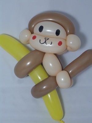 Balloon Monkey, Monkey With Banana, 21 Balloons, Balloon Hat, Twisting Balloons, 16 Balloons, Balloon Artist, Monkey And Banana, Balloon Modelling