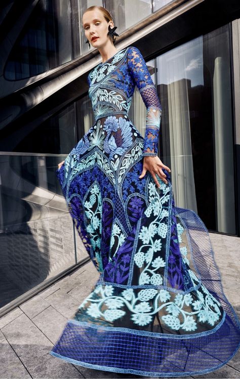 Naeem Khan, Dream Dresses, 2021 Fashion, Gorgeous Gowns, Beautiful Gowns, Blue Wedding, Couture Fashion, Blue Fashion, Blue Dress